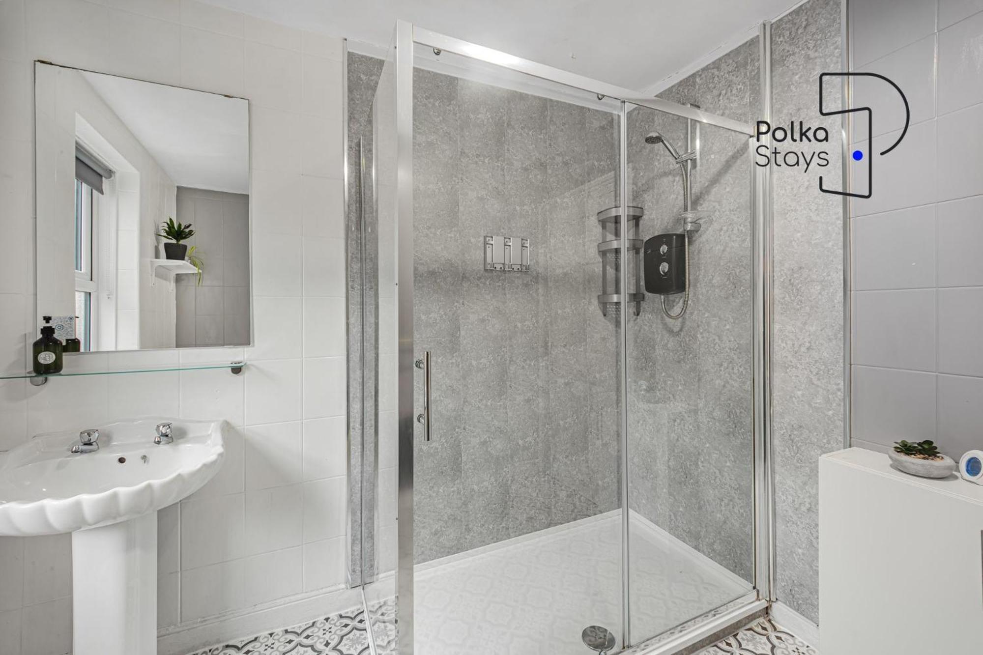Polkadot Winter Gardens - Large Modern Apartments In Blackpool By Polkastays Eksteriør billede